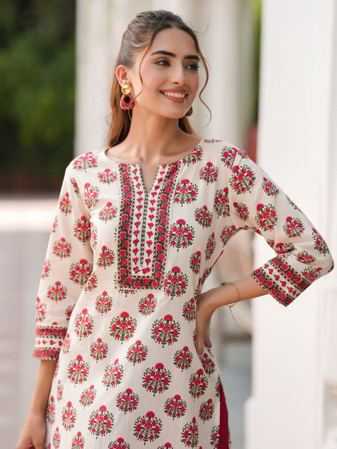 Women Ethnic Motifs Printed Round Neck Thread Work Kurta